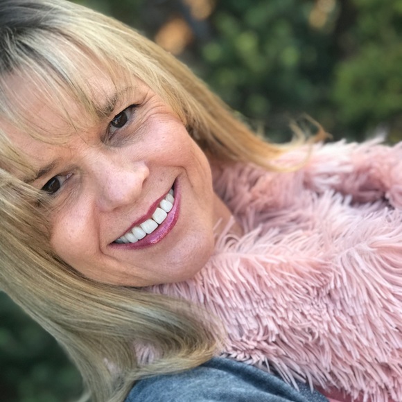 Meet your Posher, Joy - Picture 4 of 4